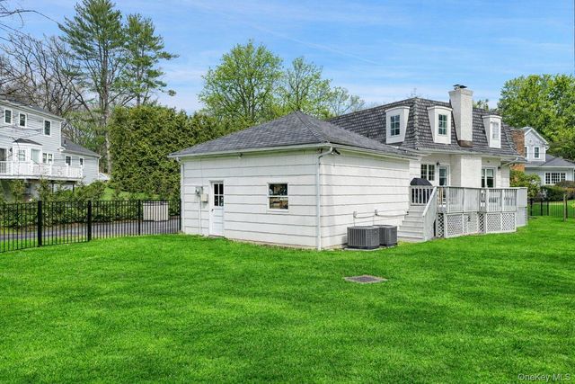 40 Springdale Road, Scarsdale, NY 10583