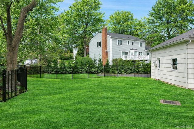 40 Springdale Road, Scarsdale, NY 10583
