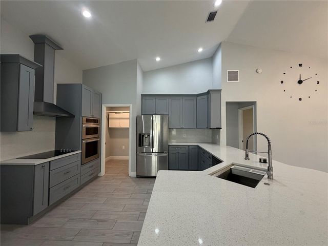 9405 POSEN PLACE, Tampa, FL 33635