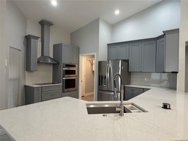 9405 POSEN PLACE, Tampa, FL 33635