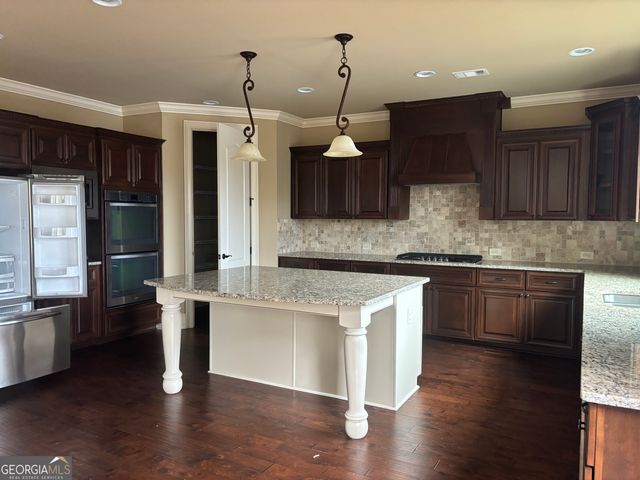 2525 Lake Erma Drive, Hampton, GA 30228