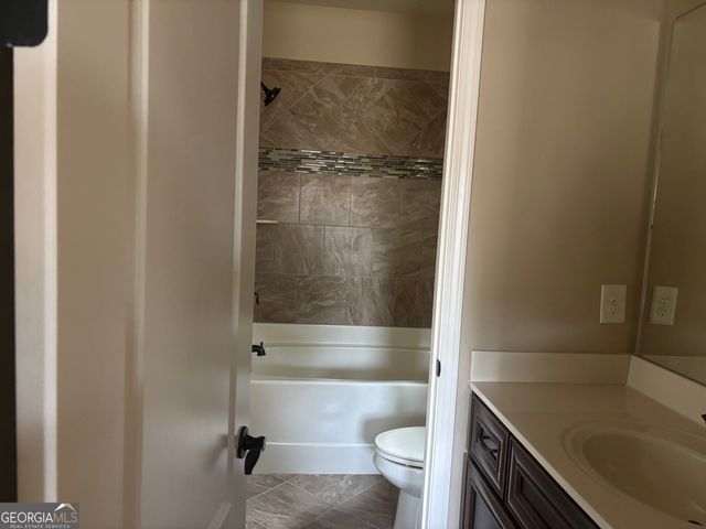 2525 Lake Erma Drive, Hampton, GA 30228