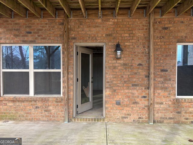 2525 Lake Erma Drive, Hampton, GA 30228