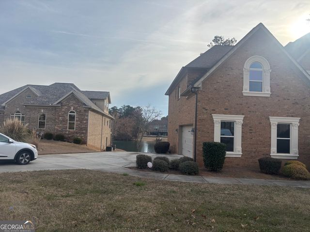 2525 Lake Erma Drive, Hampton, GA 30228