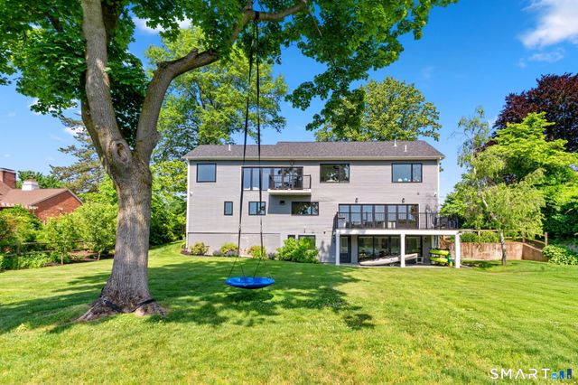 7 Waterside Lane, West Hartford, CT 06107