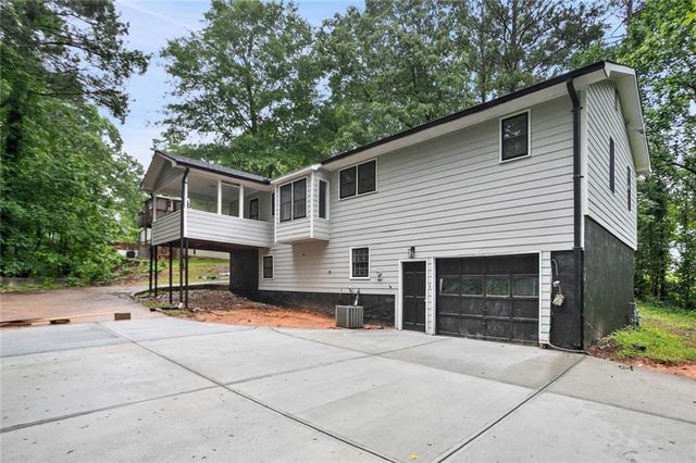 6032 Lakeshore SE Drive, Mableton, GA 30126