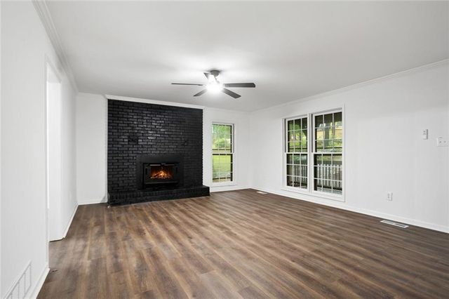 6032 Lakeshore SE Drive, Mableton, GA 30126