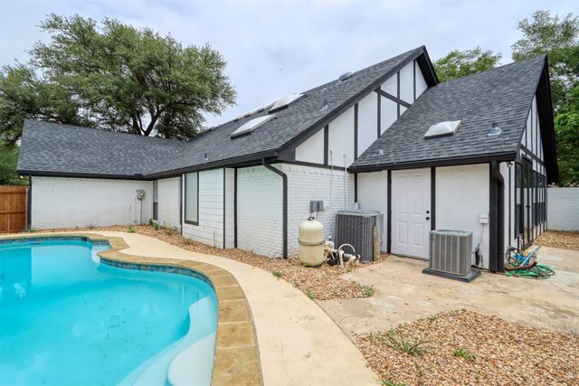 1513 Raintree Court, Grand Prairie, TX 75050