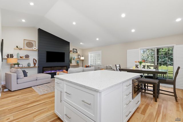 3422 WILLOWBEND RD, Rapid City, SD 57703