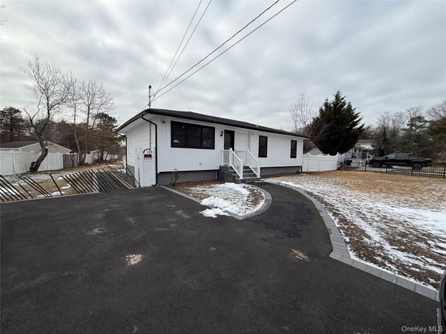 1068 Connetquot Avenue, Central Islip, NY 11722