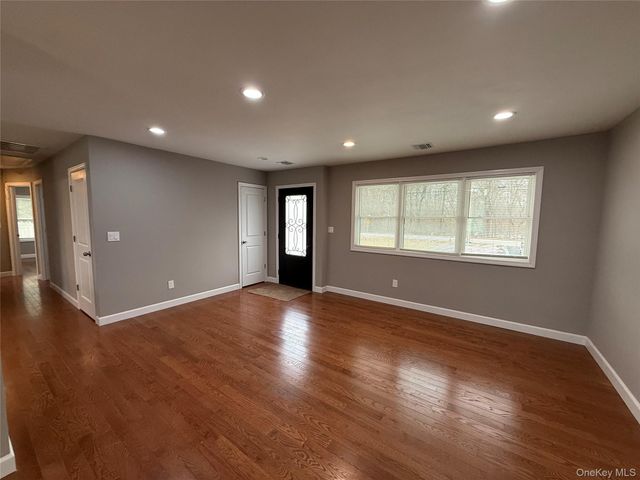 1068 Connetquot Avenue, Central Islip, NY 11722