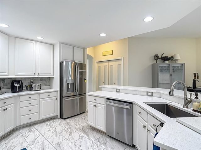 18902 SAINT LAURENT DRIVE, Lutz, FL 33558