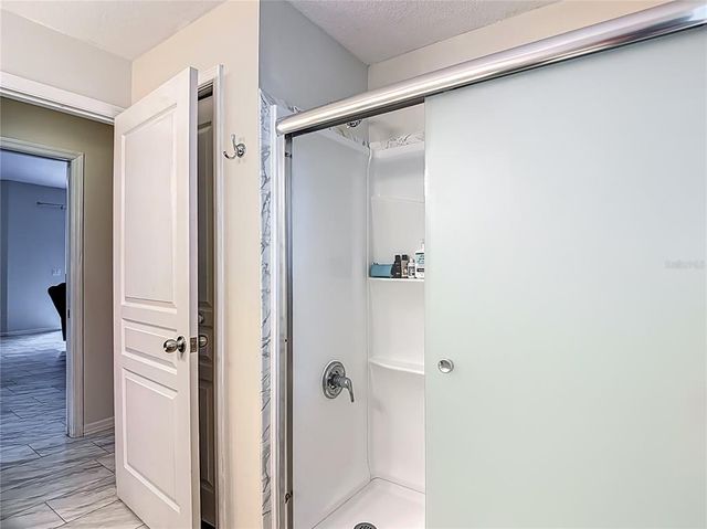 18902 SAINT LAURENT DRIVE, Lutz, FL 33558