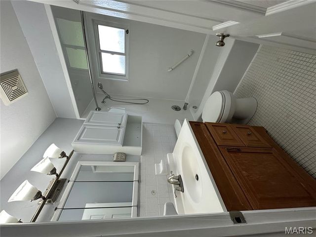 660 Crabapple Lane, Florissant, MO 63031