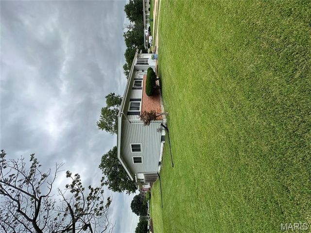 660 Crabapple Lane, Florissant, MO 63031