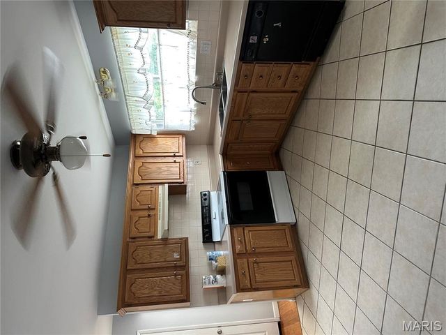 660 Crabapple Lane, Florissant, MO 63031