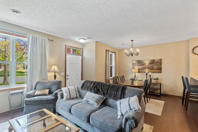 15648 Emerald Drive N 2, Hugo, MN 55038