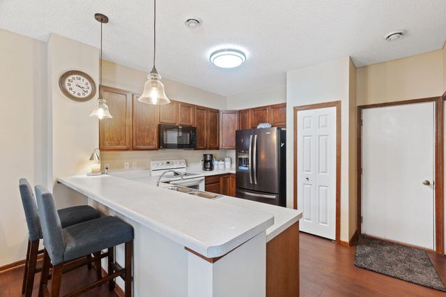 15648 Emerald Drive N 2, Hugo, MN 55038
