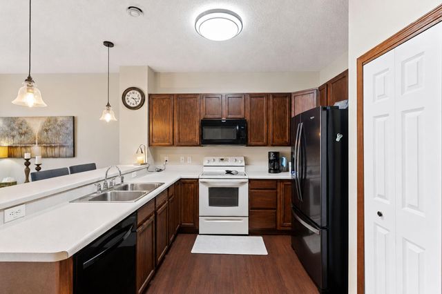 15648 Emerald Drive N 2, Hugo, MN 55038