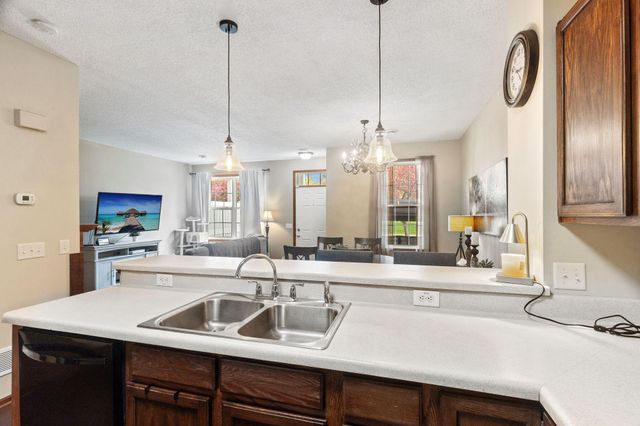 15648 Emerald Drive N 2, Hugo, MN 55038