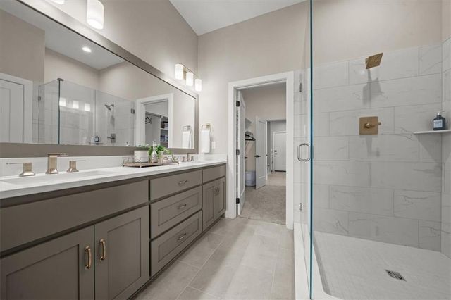22212 W 82nd Terrace, Lenexa, KS 66220