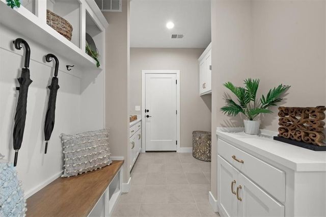 22212 W 82nd Terrace, Lenexa, KS 66220