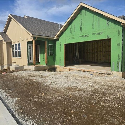 22212 W 82nd Terrace, Lenexa, KS 66220