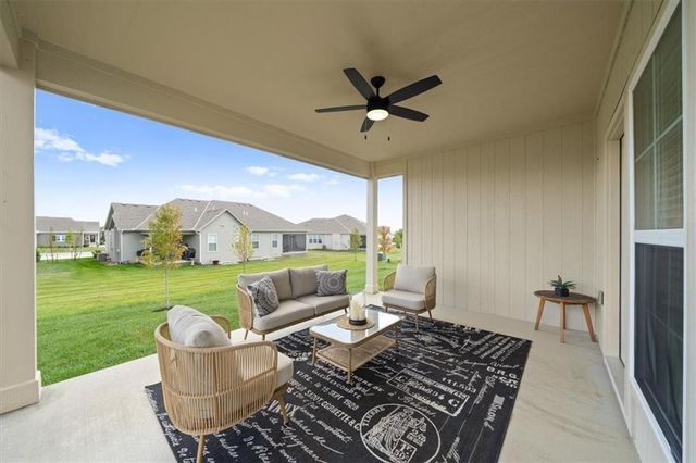 22212 W 82nd Terrace, Lenexa, KS 66220
