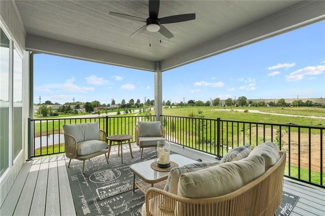 22212 W 82nd Terrace, Lenexa, KS 66220