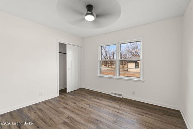 6826 Diamond Heights, Sellersburg, IN 47172