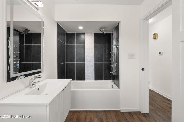 6826 Diamond Heights, Sellersburg, IN 47172