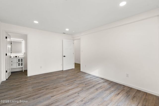 6826 Diamond Heights, Sellersburg, IN 47172