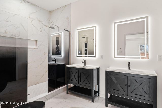 6826 Diamond Heights, Sellersburg, IN 47172