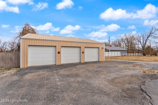 6826 Diamond Heights, Sellersburg, IN 47172