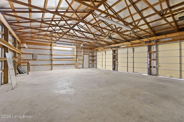 6826 Diamond Heights, Sellersburg, IN 47172