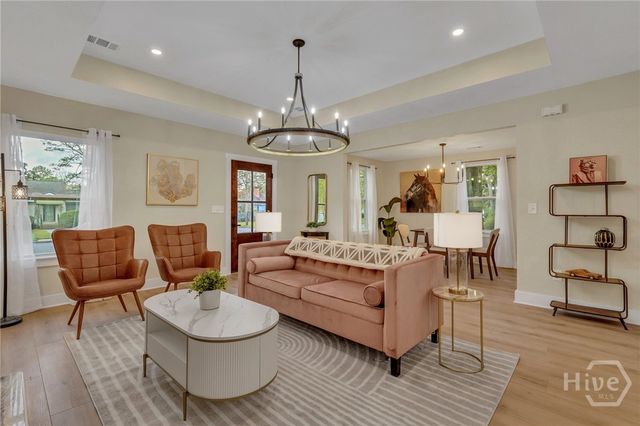 402 E 57th Street, Savannah, GA 31405