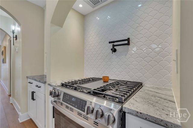 402 E 57th Street, Savannah, GA 31405