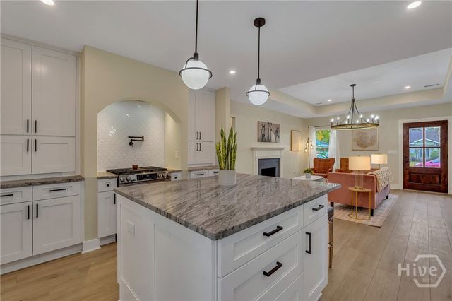 402 E 57th Street, Savannah, GA 31405