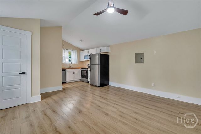 402 E 57th Street, Savannah, GA 31405