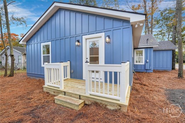 402 E 57th Street, Savannah, GA 31405