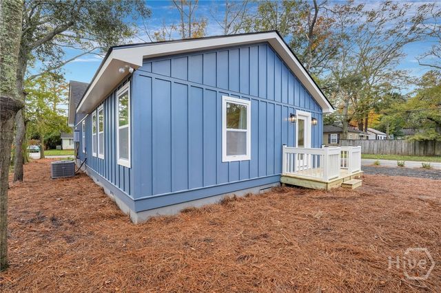 402 E 57th Street, Savannah, GA 31405