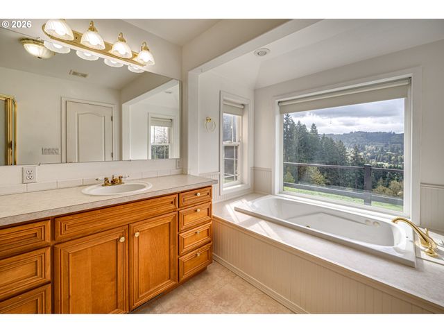 351 BUTTE HILL Rd, Woodland, WA 98674