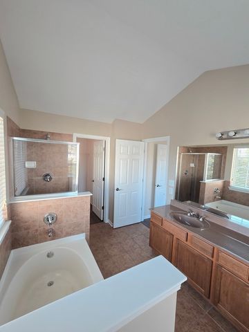 3401 Kentshire Circle, Aurora, IL 60504