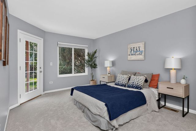 363 Pembroke Lane 1, Glen Ellyn, IL 60137