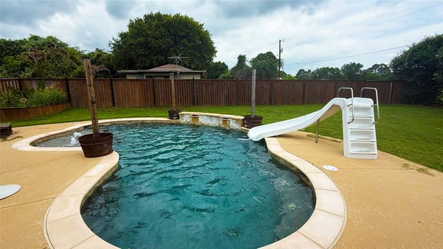 1356 Kerry Lane, Azle, TX 76020