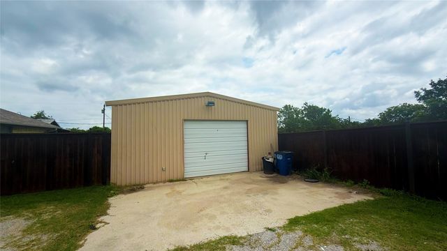 1356 Kerry Lane, Azle, TX 76020