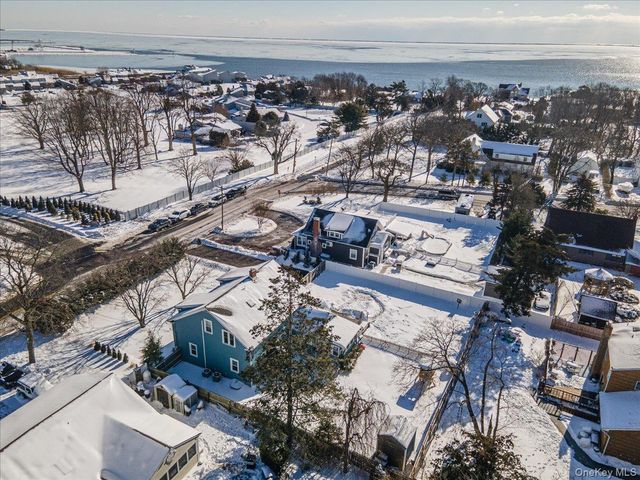 36 Atlantic Avenue, Blue Point, NY 11715