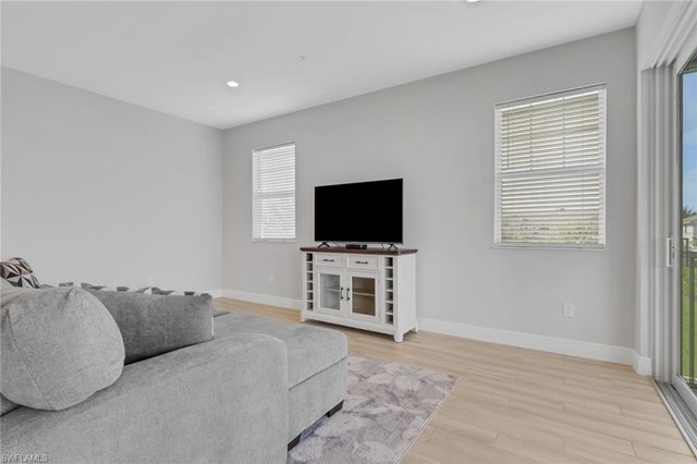 2633 Seychelles CIR 2305, Other, FL 34112