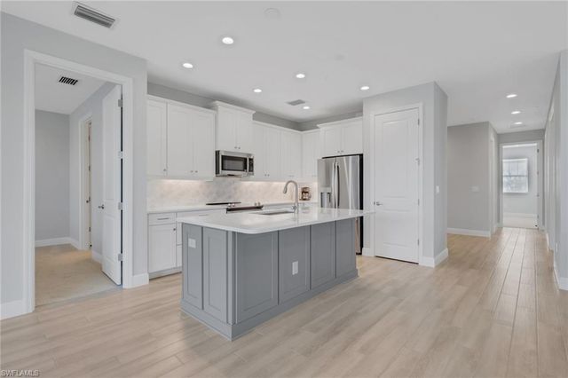 2633 Seychelles CIR 2305, Other, FL 34112