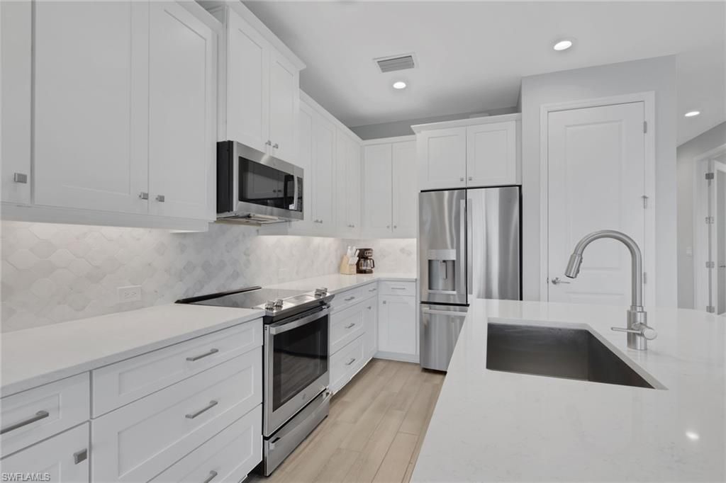 2633 Seychelles CIR 2305, NAPLES, FL 34112 — photo 5